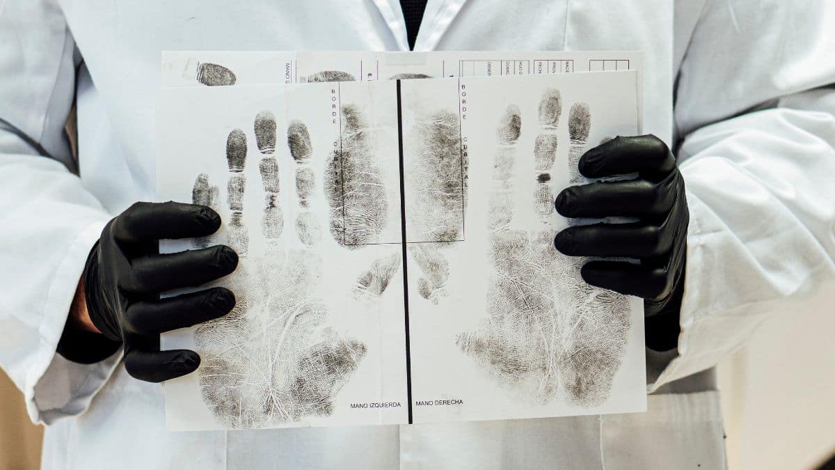 how-to-become-a-fingerprint-technician